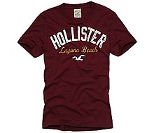 Camiseta da marca Hollister.