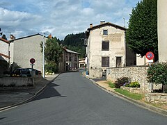 Route menant à Lachaux