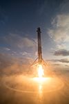 Миссия SES-10 - Посадка первой ступени Falcon 9 (32996438264) .jpg