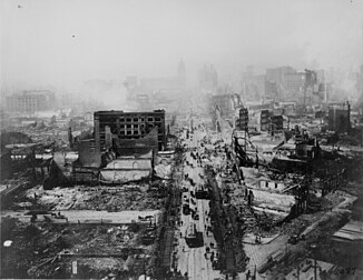 Quartiers dévastés après le tremblement de terre de 1906 à San Francisco. Vue prise depuis la tour de l’immeuble de l’Union Ferry. (définition réelle 1 408 × 1 090*)