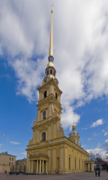 Datei:Sankt Petersburg Peter-und-Paul-Kathedrale 2006 a.jpg