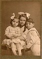 Дети композитора Александра Скрябина: Юлиан, Маша и Ариадна. Около 1913-1914 гг.