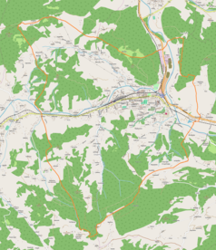 Mapa konturowa Suchej Beskidzkiej, po lewej nieco u góry znajduje się czarny trójkącik z opisem „Korczakowa Góra”
