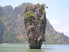 Khao Tapu (20 m), alias James Bond-eiland voor Khao Phing Kan, Thailand