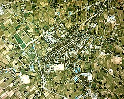 Tonamin kantakaupunki vuoden 1975 ilmakuvassa