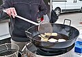 Et pour continuer en beauté des tourtons aux pruneaux, hum, c'est bon mais c'est chaud