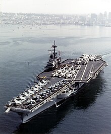 USS Ranger (CV-61) вылетает из Сан-Диего в феврале 1987 г. (NH 97689-KN) .jpg