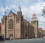 Университет Виктории в Манчестере, включая библиотеку Кристи, Уитворт-холл