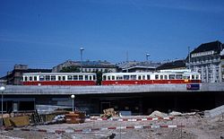 De nieuwe ingang aan de zuidkant in aanbouw in 1977