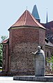 Pomnik Jana XXIII we Wrocławiu z mottem PACEM IN TERRIS