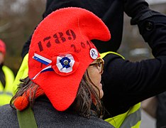 il me semble avoir lu qqpart qu'il y a un symbolisme spécial du bonnet phrigien chez les gj ?