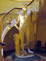 http://upload.wikimedia.org/wikipedia/commons/thumb/e/e6/Apsley_House_Napoleon_statue.jpg/150px-Apsley_House_Napoleon_statue.jpg