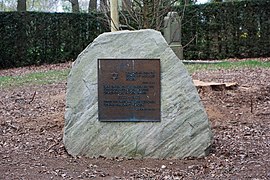 Gedenkstein auf dem Friedhof in Groß Reken (2020)