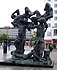 Bronzestandbild "Affentor I" von Jörg Immendorff am Hauptbahnhof in Bremen
