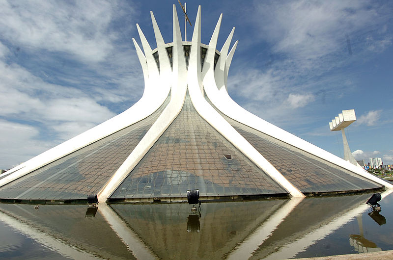 File:Catedral de Brasilia 01.jpg