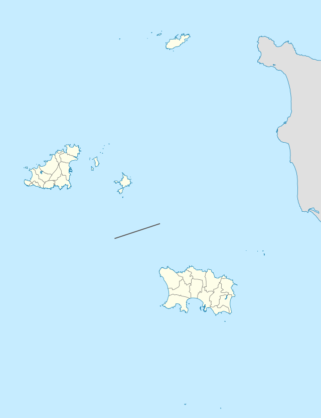Mapa konturowa Wysp Normandzkich, blisko centrum na dole znajduje się punkt z opisem „Saint Peter”