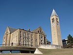 Башня Корнелла Макгроу и библиотека Юриса March09 2.jpg