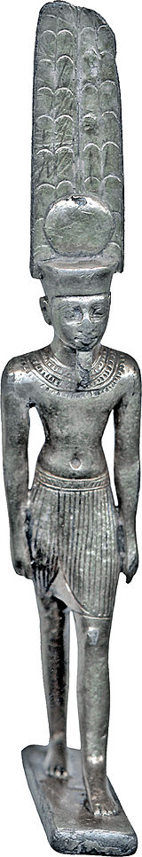 Amon-Ra kuvattuna hopeariipukseen.