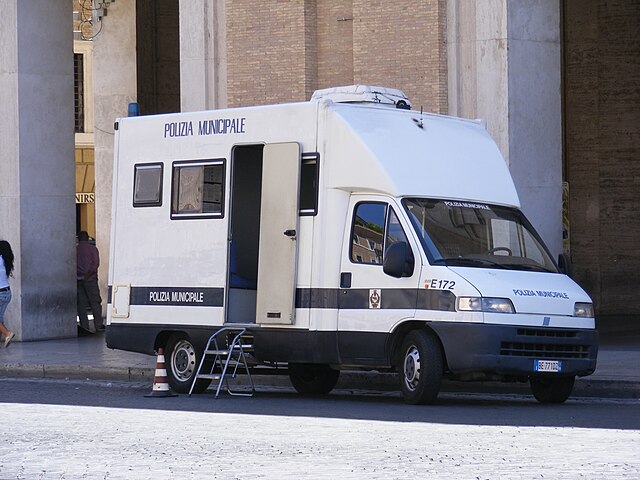 FileFiat van of the Rome City Policejpg