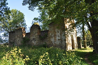 ruiny cerkwii w nieistniejącej wsi Krywe
