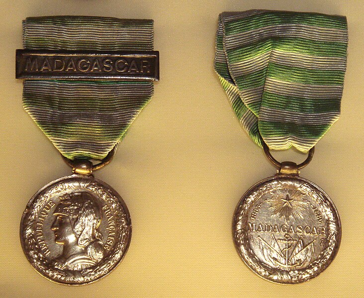 File:Medal of the First Madagascar expedition.jpg