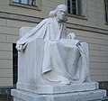 Թեոդոր Մոմզենի հուշարձանը, Բեռլինի Գուբոլդսկյան համալսարանի առաջ