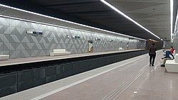A Kőbánya-Kispest irányú peron a felújítás befejeztével, az újbóli megnyitást követően