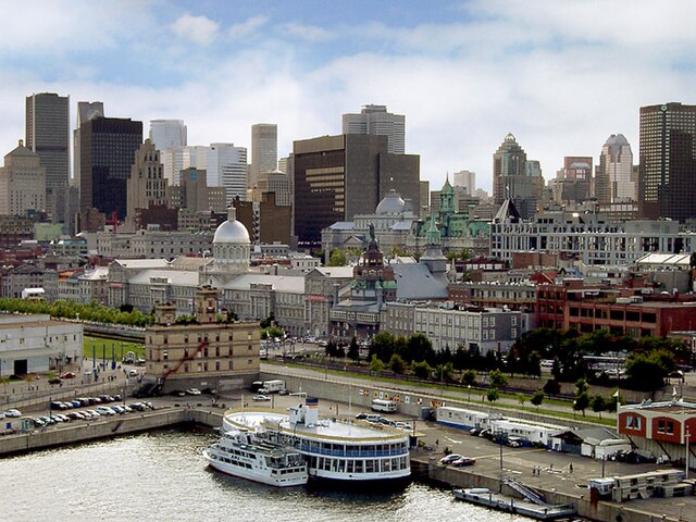 Panorama do centro financeiro de Montreal.