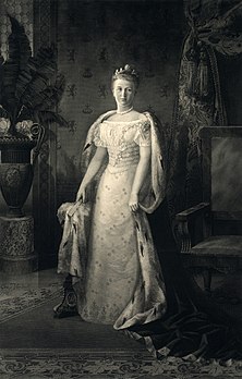 Portrait de la reine Wilhelmine des Pays-Bas, datant de 1901. Gravure d'après un tableau peint lors de son couronnement, en 1898. (définition réelle 4 469 × 7 001)