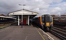 Queenstown Road railway station MMB 12 450557.jpg