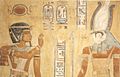 Ramsès III portant le Seshed devant Horus