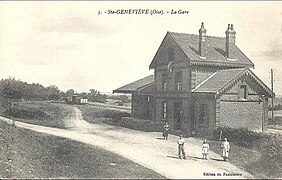 Carte postale de la gare de Noailles vers 1910, vue côté route.