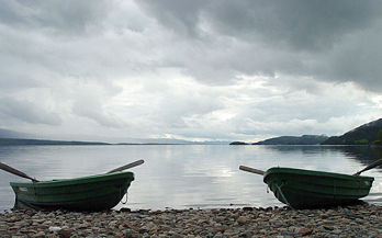 Avant l’orage, sur le lac Snåsavatten en Norvège. (définition réelle 1 279 × 797*)