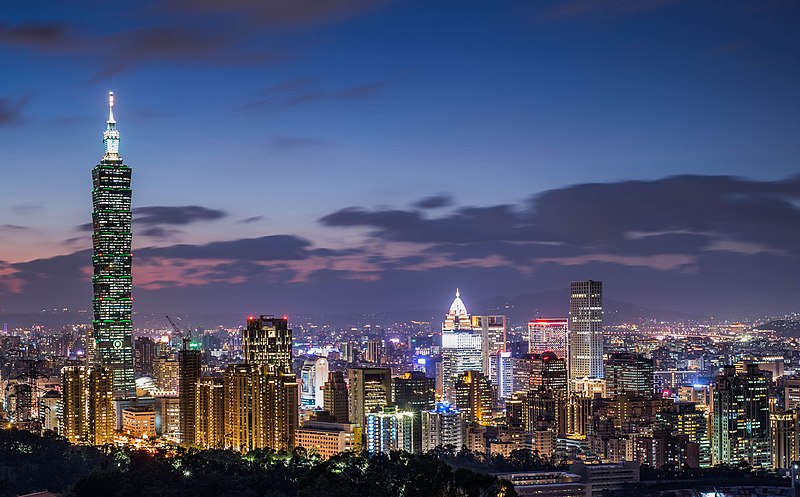 Berkas:Taipei Skyline 2015.jpg