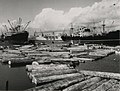 Takoradi: Holztransport im Hafen von Takoradi, Januar 1957