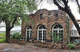 El "Smith Building" en el "Boyce Thompson Arboretum".