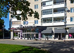 Älta centrum och Centrumhuset.