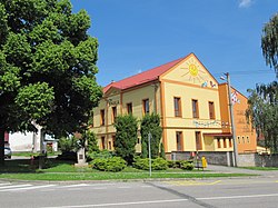 Žlutava-škola.jpg