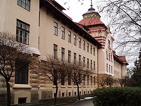 Административный корпус; бывшее здание Украинского педагогического общества (стиль гуцульская сецессия, архитектор Иван Левинский)