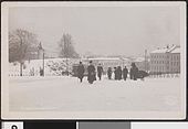 Drammensveien i oslo sentrum med Abelmonumentet til venstre i bildet, 1910–1915 Postkort: S. Gran/Nasjonalbibliotekets bildesamling