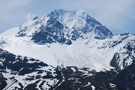 Oberalpstock vidita de Golzeren