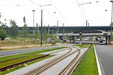 Tram- en goederenspoor vormen een strengelspoor in het havengebied van Bremen.