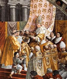 Coronation of Charlemagne, probably by Gianfrancesco Penni on a design by Raphael, fresco in the Raphael Rooms of the Vatican, 1516-1517 Coronation of Charlemagne by Pope Leo III.jpg
