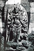 Durga Mahisasuramardini heykeli