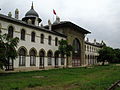 A Trakya Egyetem rektorátusának épülete az oszmán időkben Edirne vasútállomásának épülete volt.