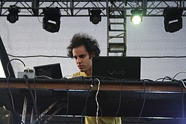 Four Tet (2011).jpg