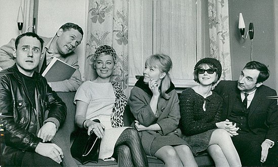 Kollationering för pjäsen O 1965 (Lilla Teatern, Stockholm). Fr.v. Håkan Serner, Olof Thunberg, Gerd Hagman, Lena Granhagen, Lena Söderblom och Nils Eklund.