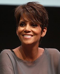 Halle Berry by Gage Skidmore.jpg