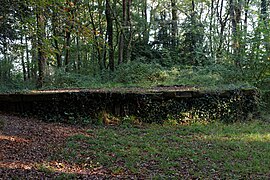 Vestige de podium des anciennes kermesses.