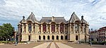 La façade du palais des beaux-arts.